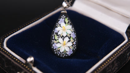 Vintage Toshikane Japan 2-Sided Porcelain Floral Teardrop Pendant Necklace – Hand-Painted Black & White Blossom Motif
