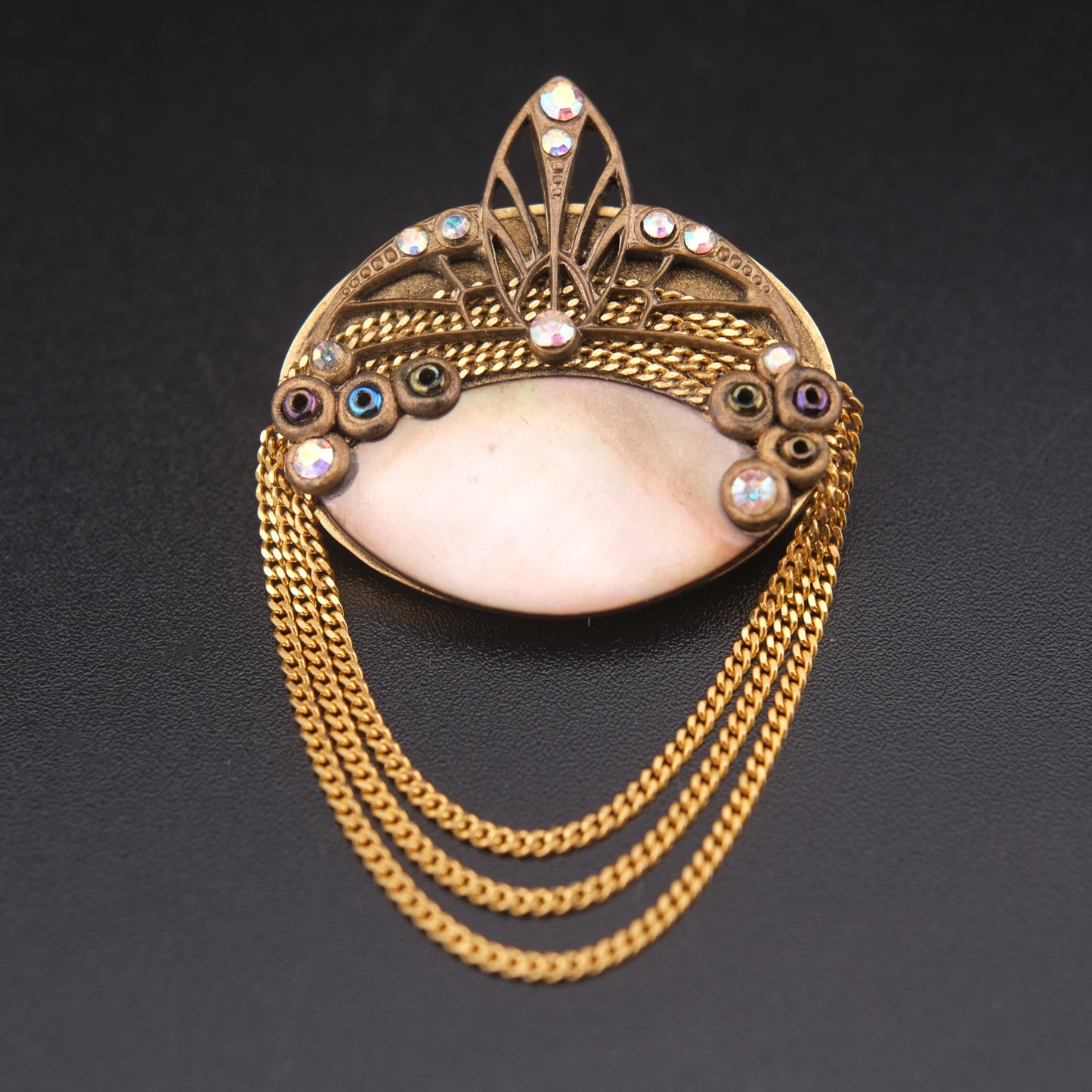 Echt Art Deco Handarbeit Brooch – Mother of Pearl with Gold Chains