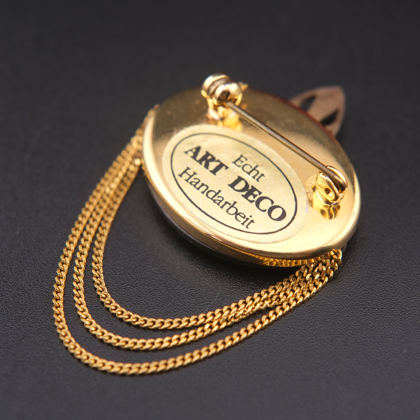 Echt Art Deco Handarbeit Brooch – Mother of Pearl with Gold Chains