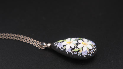 Vintage Toshikane Japan 2-Sided Porcelain Floral Teardrop Pendant Necklace – Hand-Painted Black & White Blossom Motif