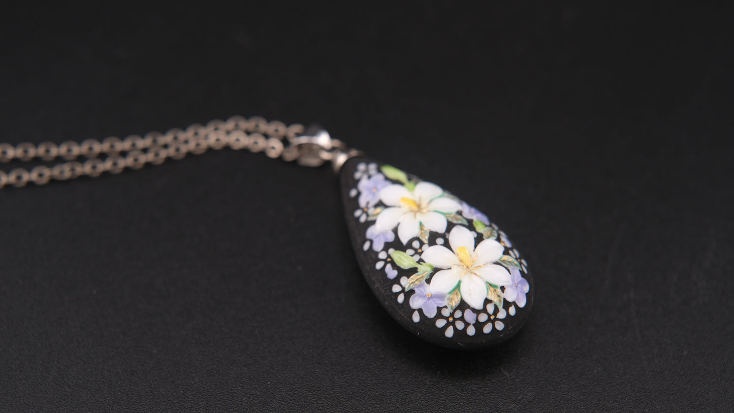 Vintage Toshikane Japan 2-Sided Porcelain Floral Teardrop Pendant Necklace – Hand-Painted Black & White Blossom Motif