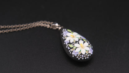 Vintage Toshikane Japan 2-Sided Porcelain Floral Teardrop Pendant Necklace – Hand-Painted Black & White Blossom Motif