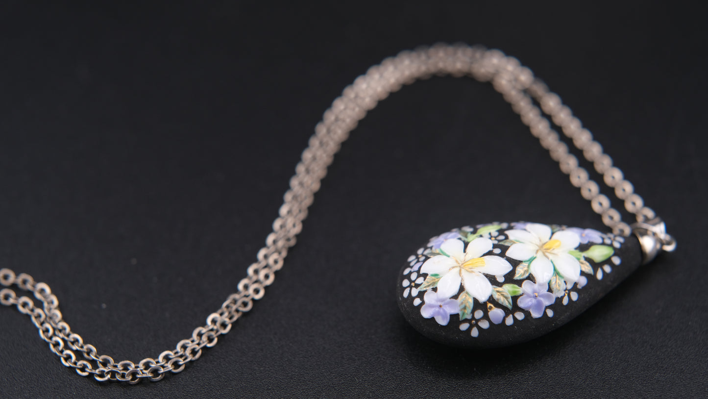 Vintage Toshikane Japan 2-Sided Porcelain Floral Teardrop Pendant Necklace – Hand-Painted Black & White Blossom Motif