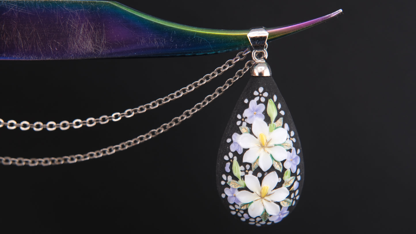 Vintage Toshikane Japan 2-Sided Porcelain Floral Teardrop Pendant Necklace – Hand-Painted Black & White Blossom Motif