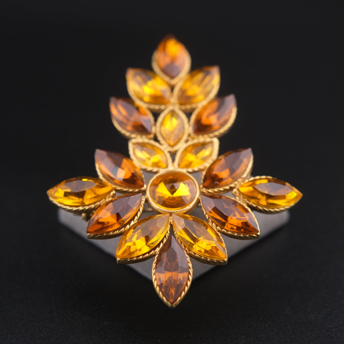 ❤️ Vintage Amber Rhinestone Leaf Spray Brooch Gold Tone Marquise Design