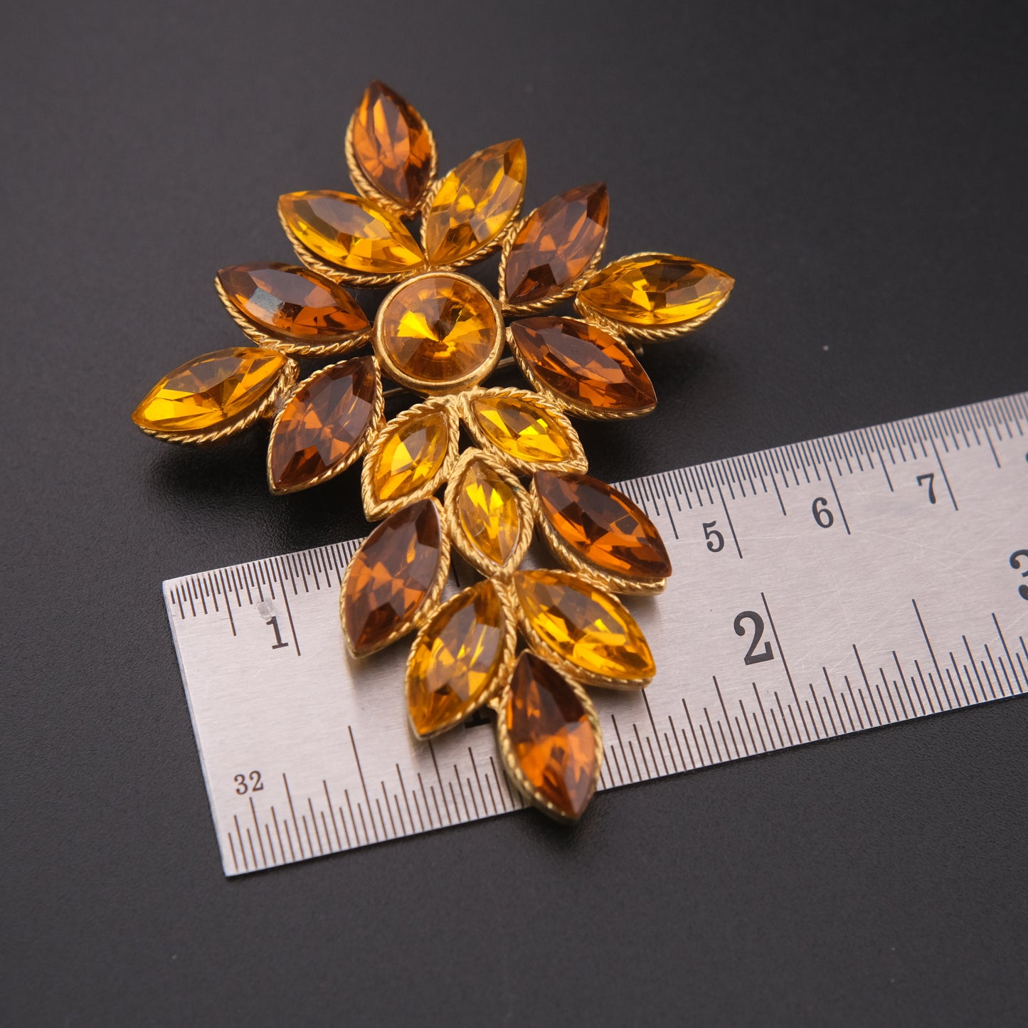 ❤️ Vintage Amber Rhinestone Leaf Spray Brooch Gold Tone Marquise Design