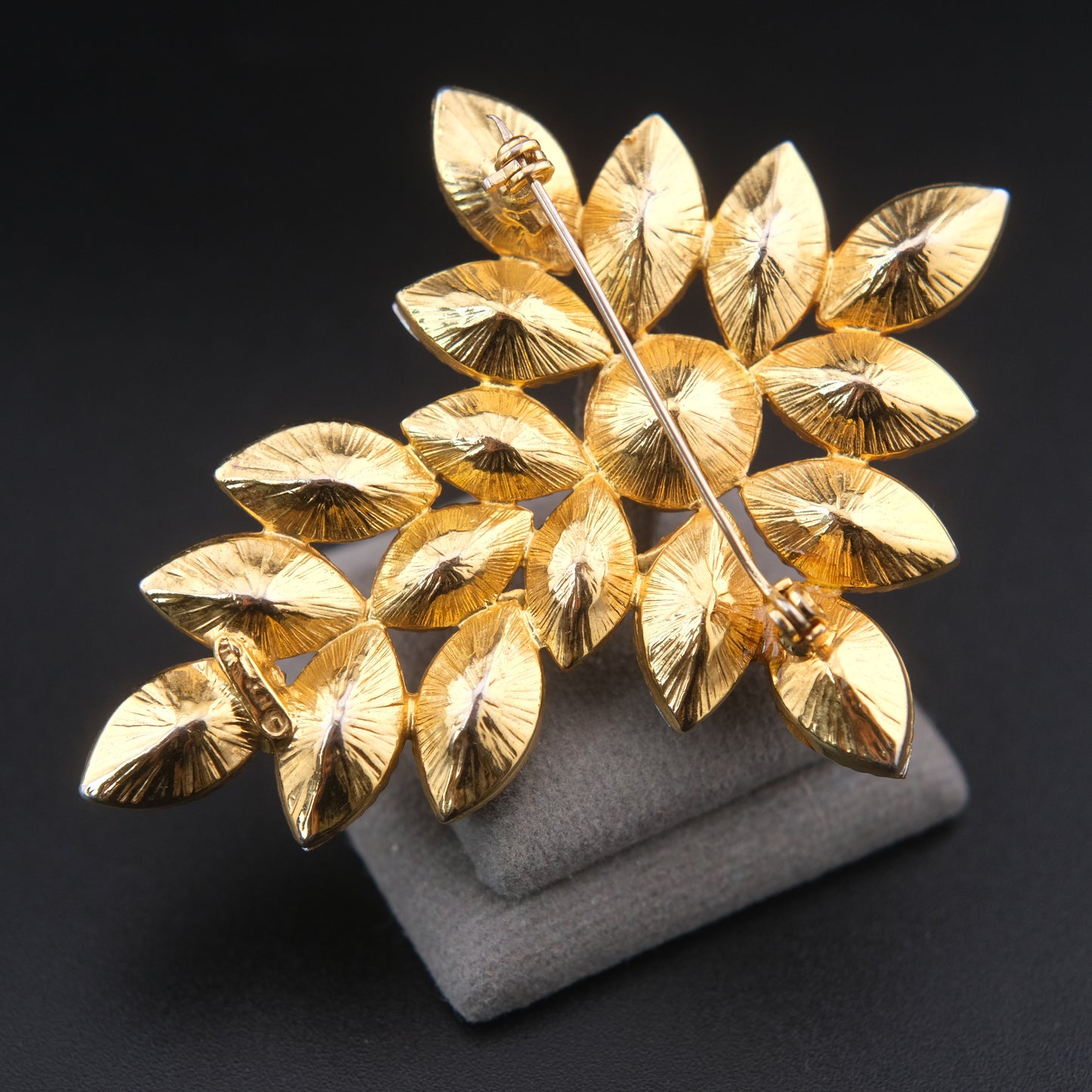 ❤️ Vintage Amber Rhinestone Leaf Spray Brooch Gold Tone Marquise Design