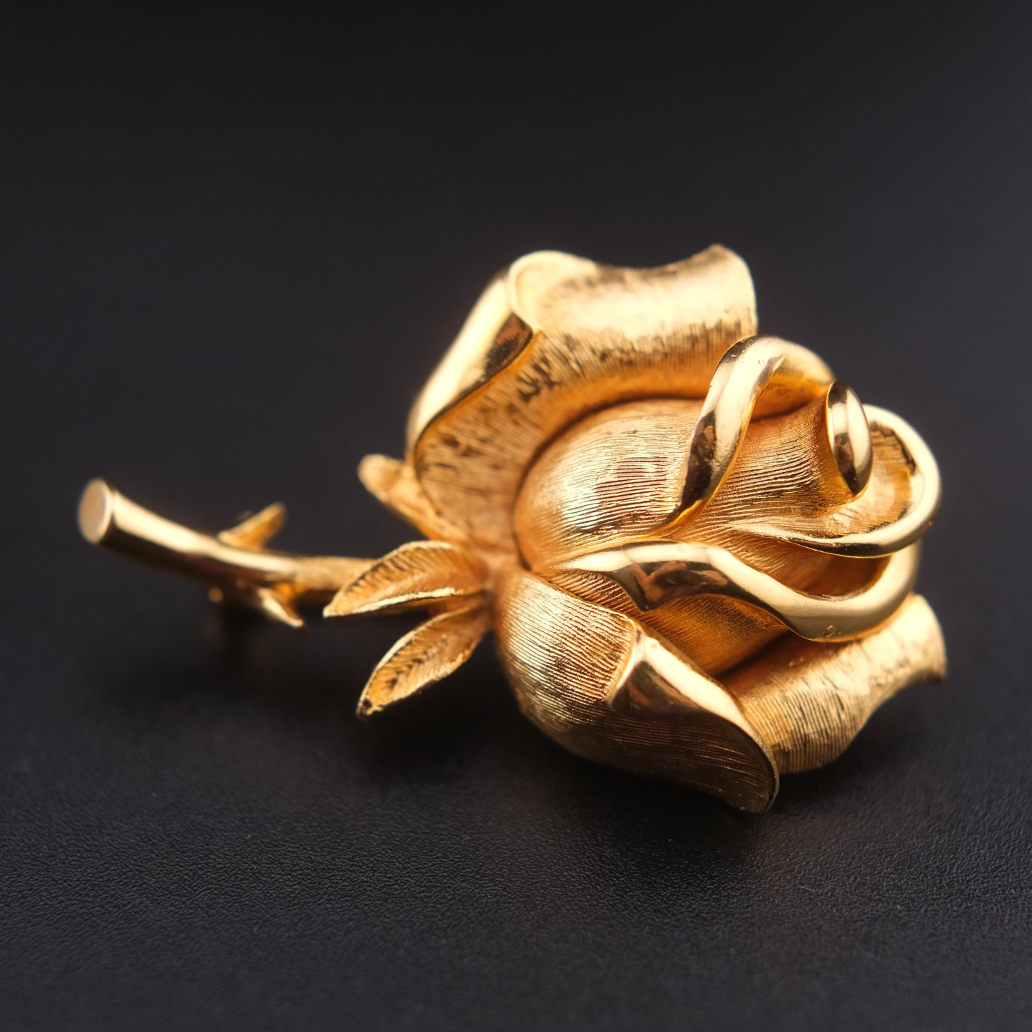❤️ Vintage Gold-Tone Rosebud Brooch | Sculptural Floral Rose Pin