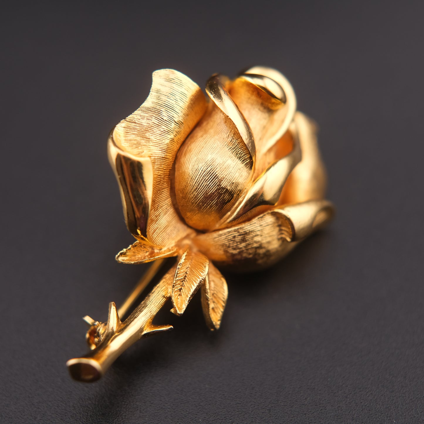 ❤️ Vintage Gold-Tone Rosebud Brooch | Sculptural Floral Rose Pin