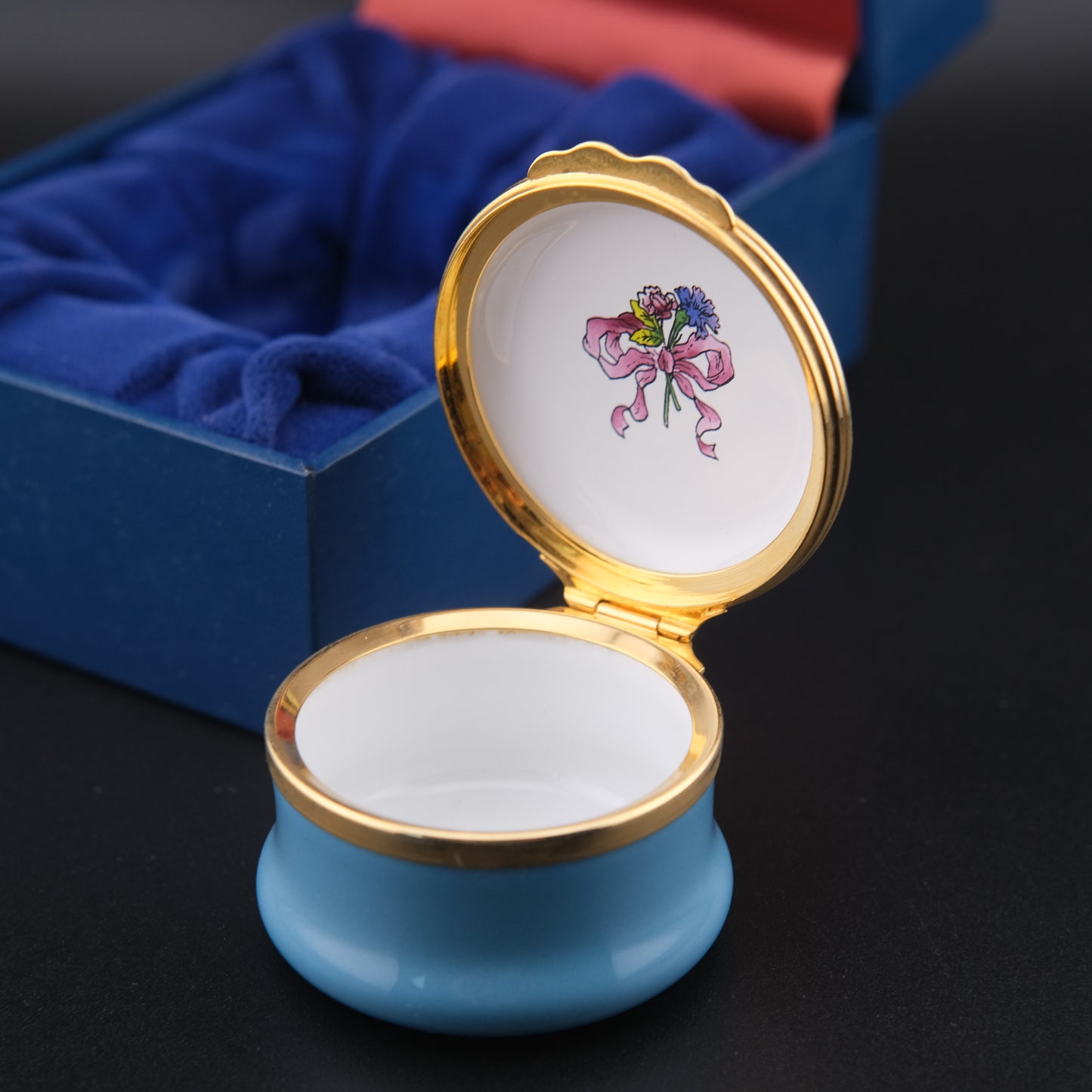 ❤️ Vintage Halcyon Days "Welcome Newborn Child" Enamel Trinket Box