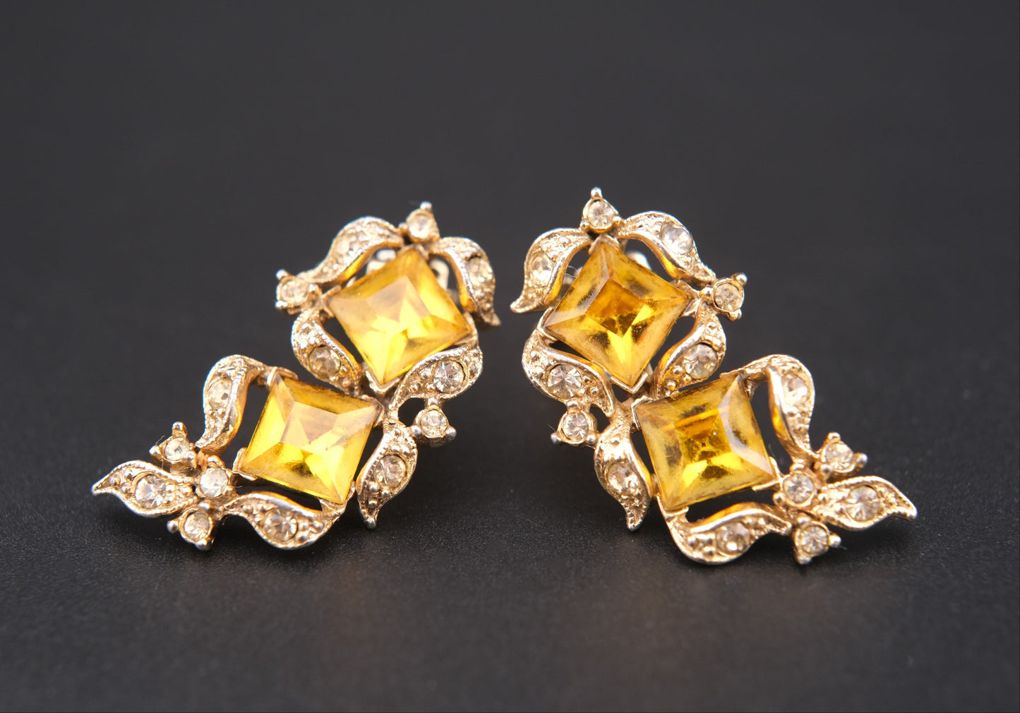 Vintage Bogoff Yellow Glass & Rhinestone Clip-On Earrings – Elegant 1950s Statement Jewelry