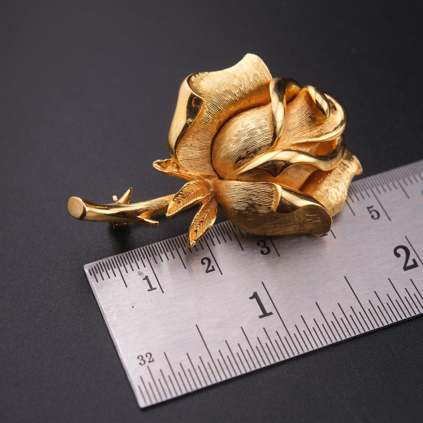❤️ Vintage Gold-Tone Rosebud Brooch | Sculptural Floral Rose Pin