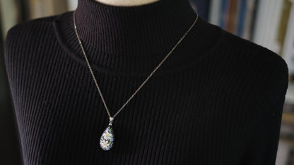 Vintage Toshikane Japan 2-Sided Porcelain Floral Teardrop Pendant Necklace – Hand-Painted Black & White Blossom Motif