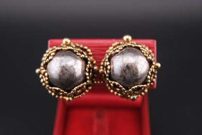 Vintage Poggi Paris Dome Clip-On Earrings – Ornate Gold Filigree with Dark Patina Cabochons