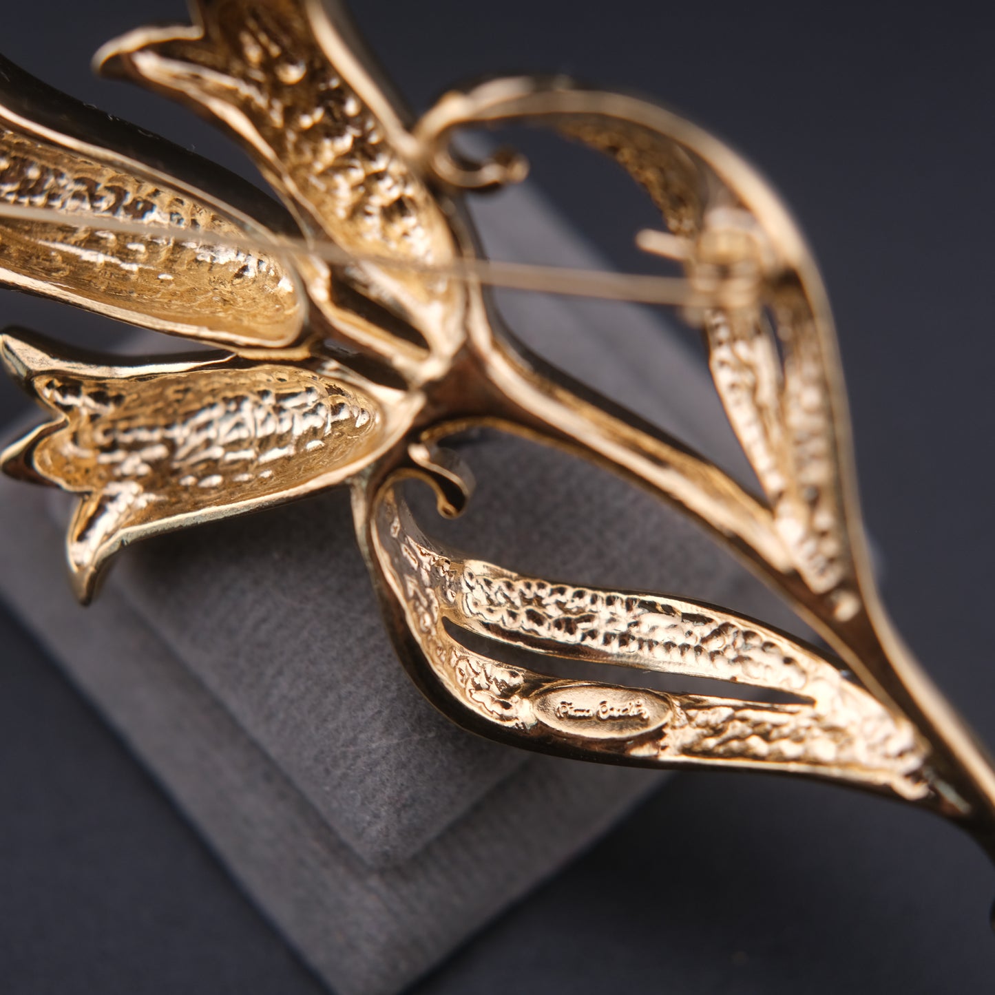 ❤️ Vintage Pierre Cardin Gray Enamel Floral Brooch