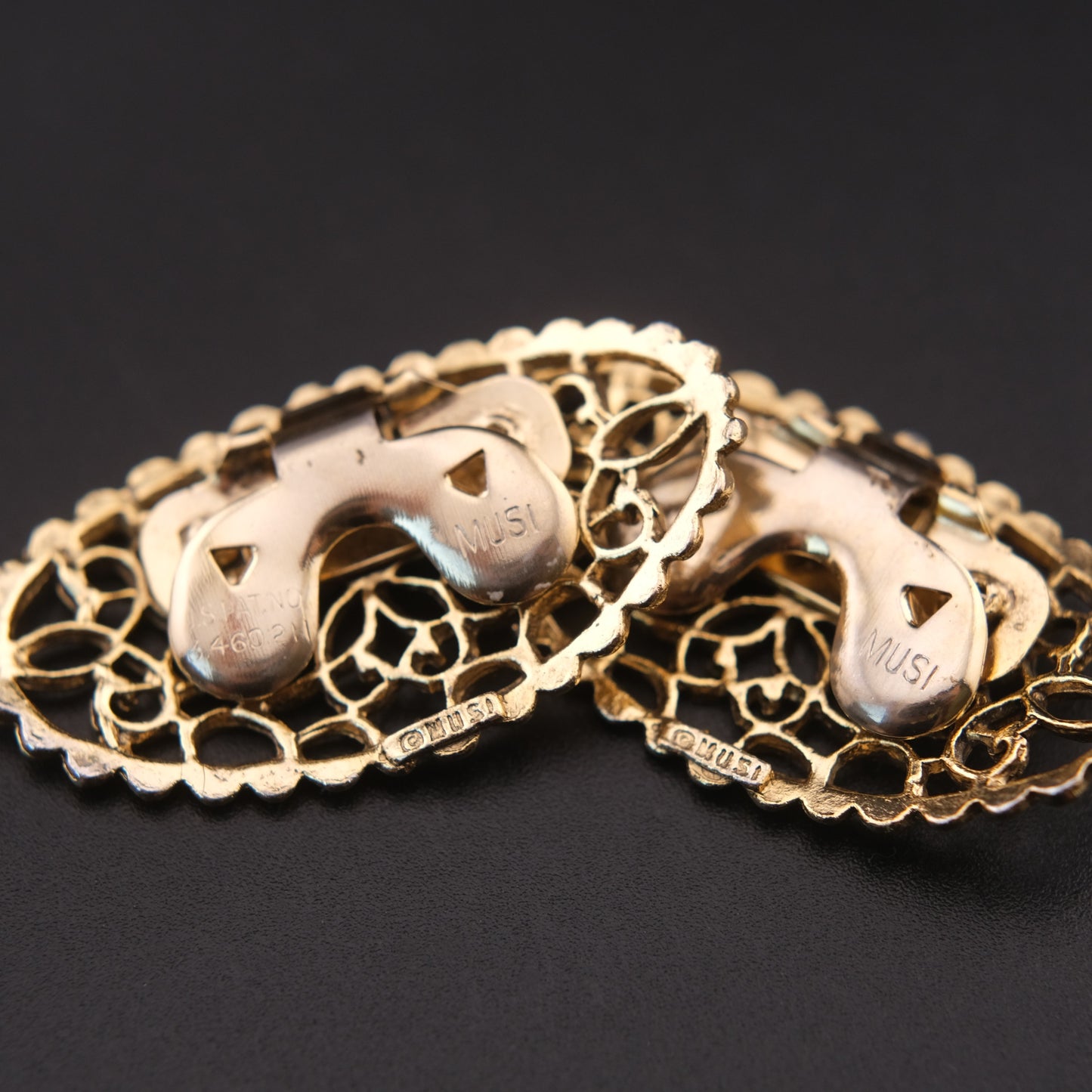 ❤️ Vintage Musi Shoe Clips Gold Tone Filigree Oval Lace Design Pair