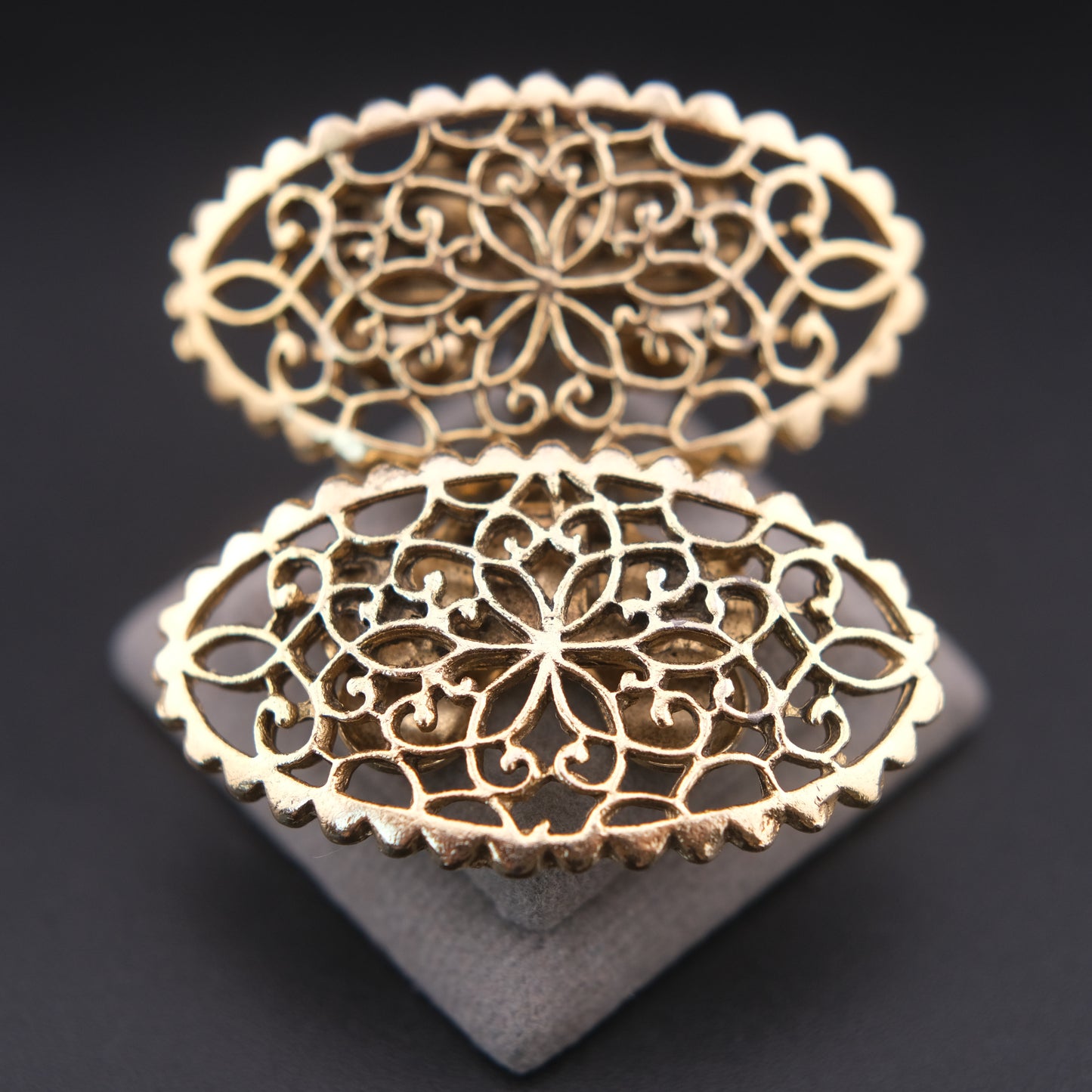 ❤️ Vintage Musi Shoe Clips Gold Tone Filigree Oval Lace Design Pair