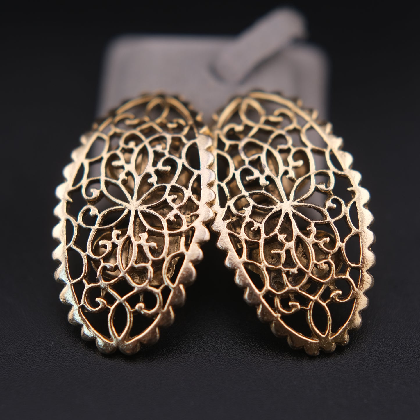 ❤️ Vintage Musi Shoe Clips Gold Tone Filigree Oval Lace Design Pair