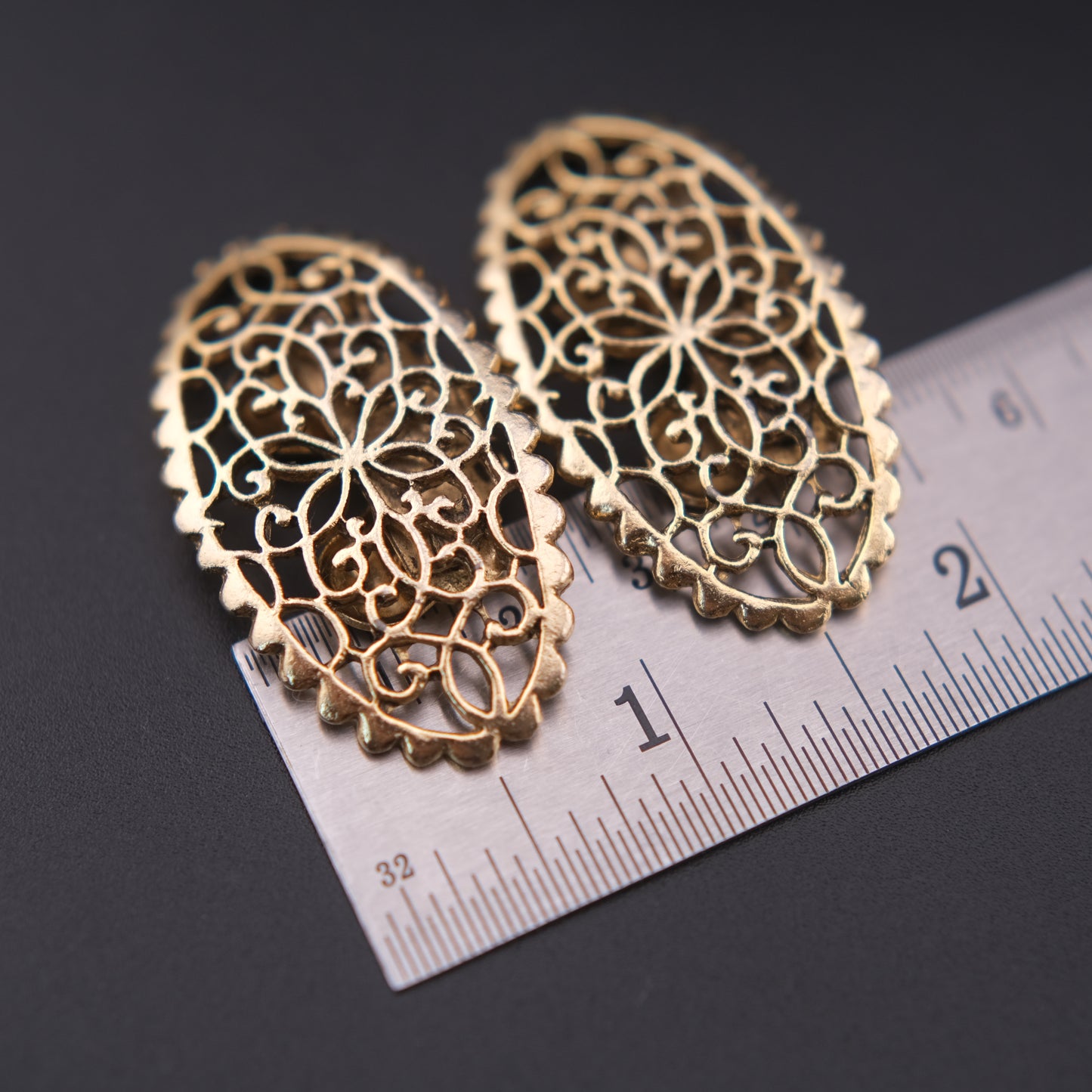 ❤️ Vintage Musi Shoe Clips Gold Tone Filigree Oval Lace Design Pair