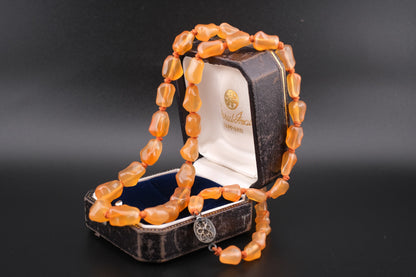 ✨ Chinese Vintage Carnelian Necklace – Hand-Knotted Natural Gemstone with Silver Filigree Clasp ✨