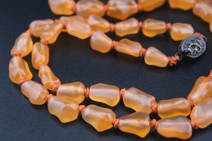 ✨ Chinese Vintage Carnelian Necklace – Hand-Knotted Natural Gemstone with Silver Filigree Clasp ✨