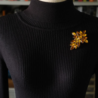 ❤️ Vintage Amber Rhinestone Leaf Spray Brooch Gold Tone Marquise Design