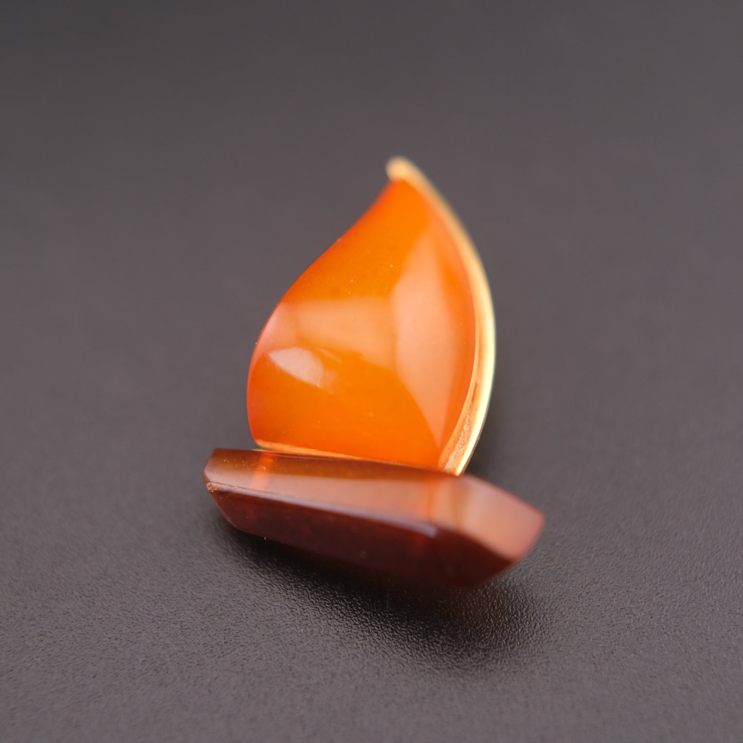 ❤️ Vintage Soviet Baltic Amber Sailboat Brooch – Yellow & Cognac Amber Pin
