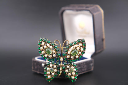Vintage Weiss Butterfly Brooch – Green Rhinestones & Faux Pearls in Gold Tone