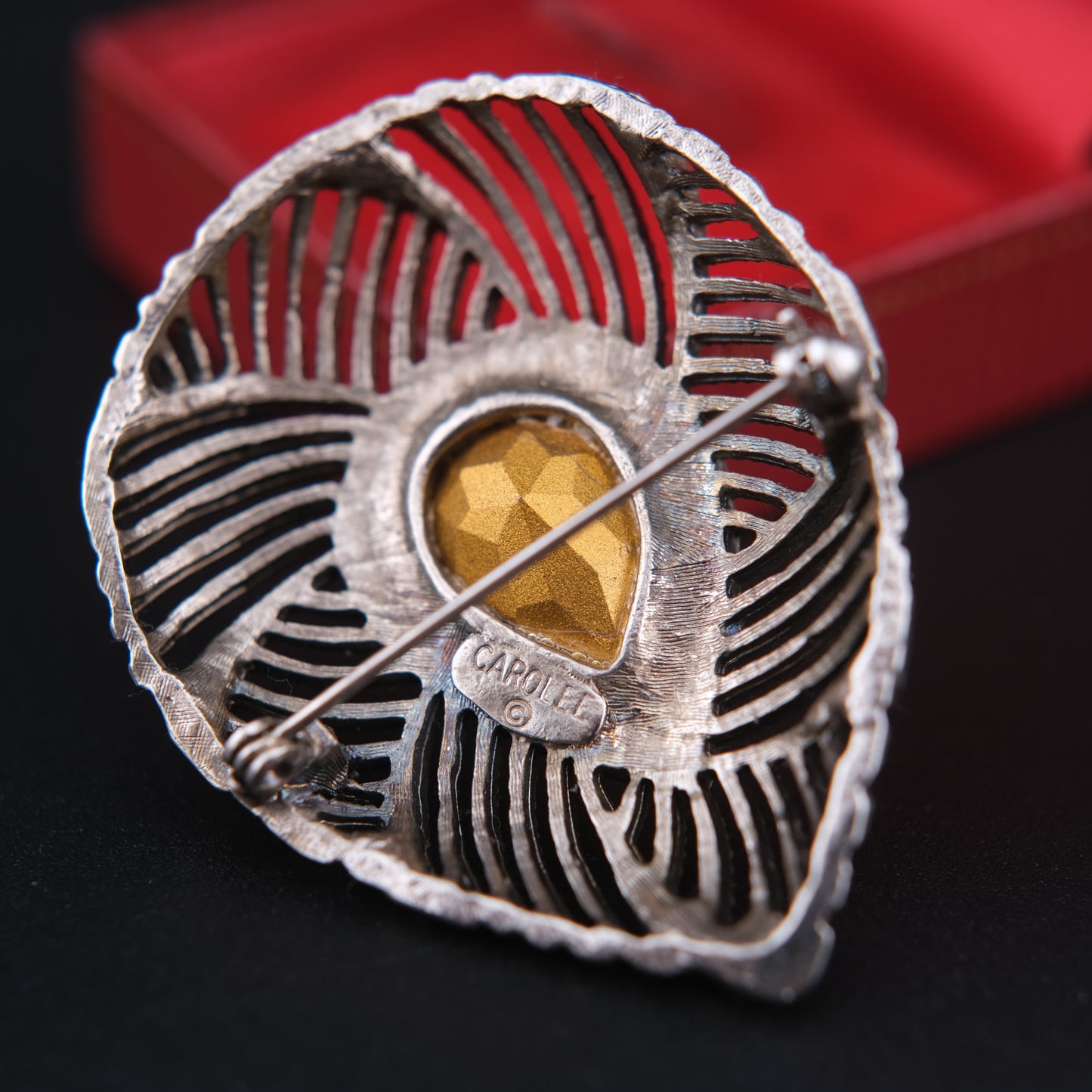 ❤️ Vintage Carolee Rhinestone Swirl Brooch with Teardrop Crystal