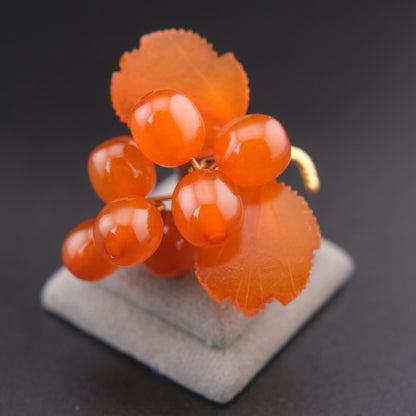 ❤️ Vintage Baltic Amber Grape Cluster Brooch – Hand Carved Leaves, 9ЯК Mark