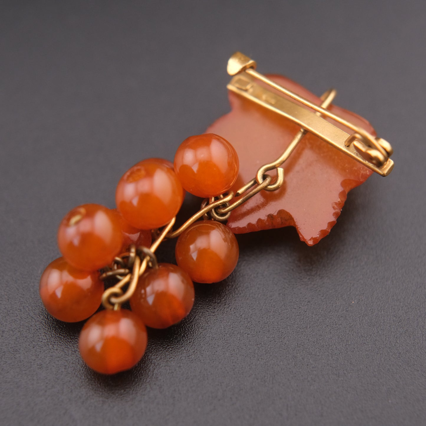 ❤️ Vintage Baltic Amber Grape Brooch USSR 2ЯК Mark Carved Leaf Cluster