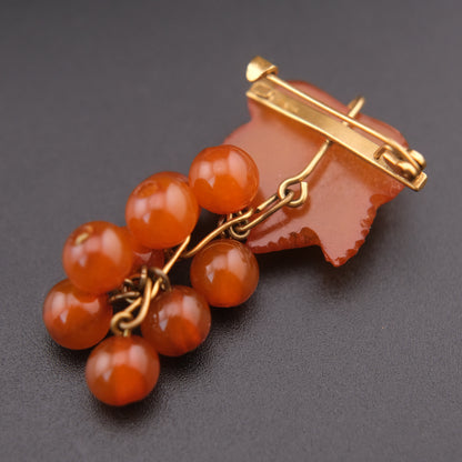 ❤️ Vintage Baltic Amber Grape Brooch USSR 2ЯК Mark Carved Leaf Cluster