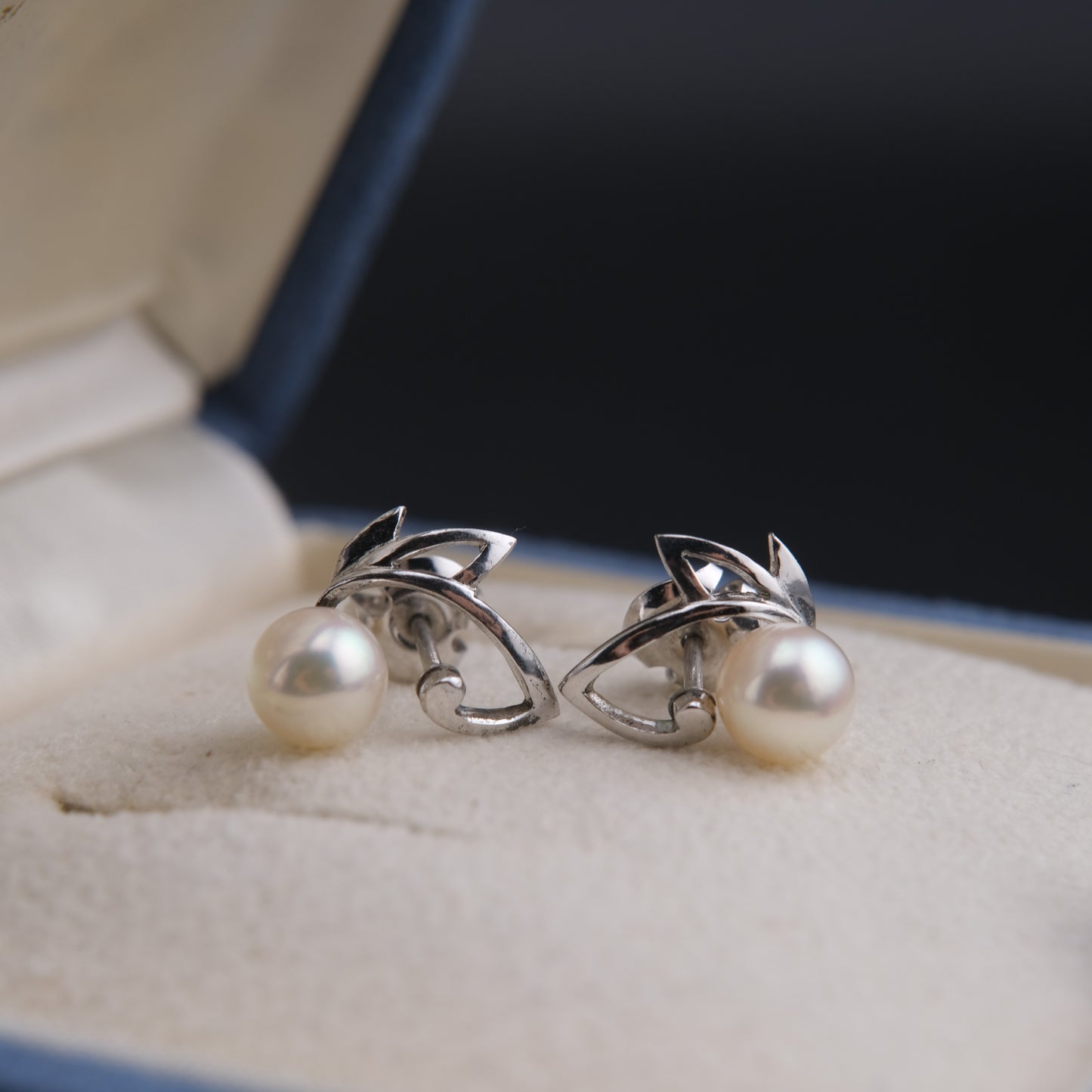 ❤️Mikimoto 6.5mm Pearl Stud Earrings Silver with Box
