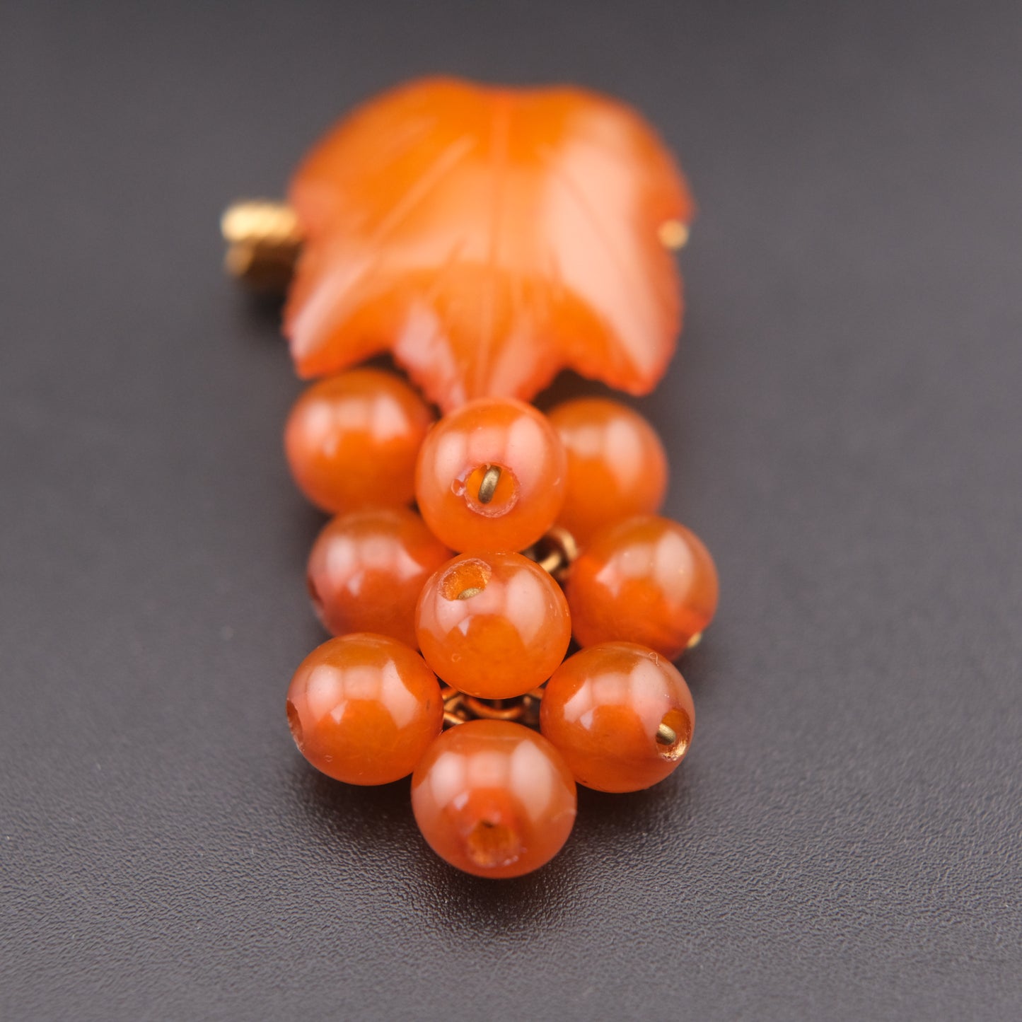 ❤️ Vintage Baltic Amber Grape Brooch USSR 2ЯК Mark Carved Leaf Cluster