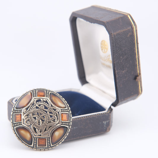 ❤️ Miracle Celtic Revival Brooch – Pale Gold-Tone with Amber Glass Inlays