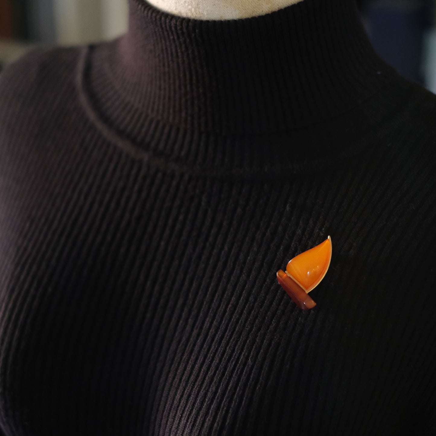 ❤️ Vintage Soviet Baltic Amber Sailboat Brooch – Yellow & Cognac Amber Pin