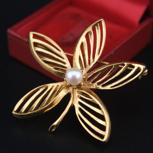 ❤️ Vintage P&M Paris Gold-Tone Floral Brooch with Pearl Accent