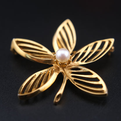 ❤️ Vintage P&M Paris Gold-Tone Floral Brooch with Pearl Accent