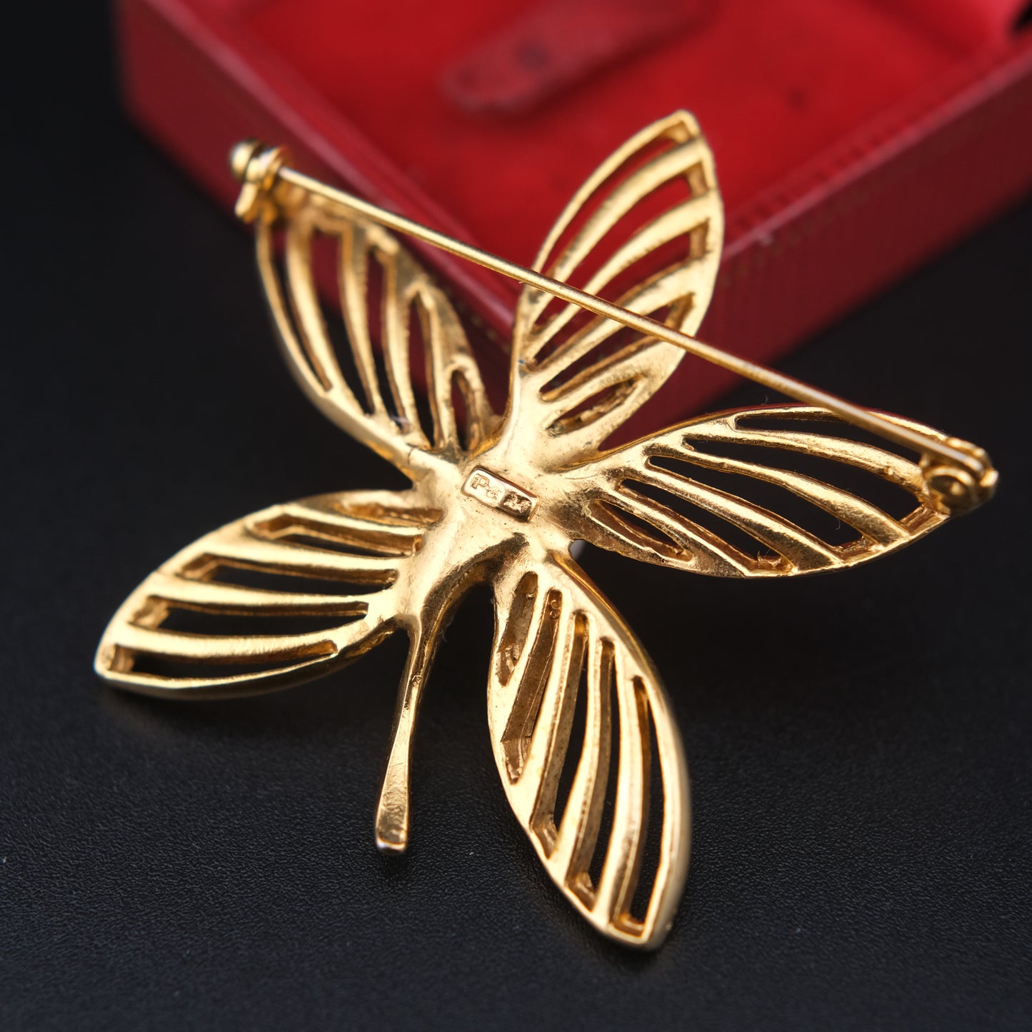 ❤️ Vintage P&M Paris Gold-Tone Floral Brooch with Pearl Accent