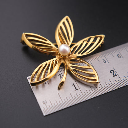 ❤️ Vintage P&M Paris Gold-Tone Floral Brooch with Pearl Accent