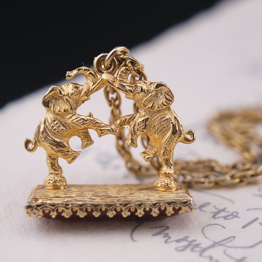 ❤️ Vintage Gold-Tone Elephant Pendant Necklace with Carnelian Bar Accent