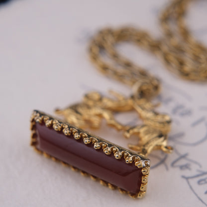 ❤️ Vintage Gold-Tone Elephant Pendant Necklace with Carnelian Bar Accent