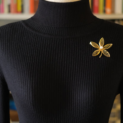 ❤️ Vintage P&M Paris Gold-Tone Floral Brooch with Pearl Accent