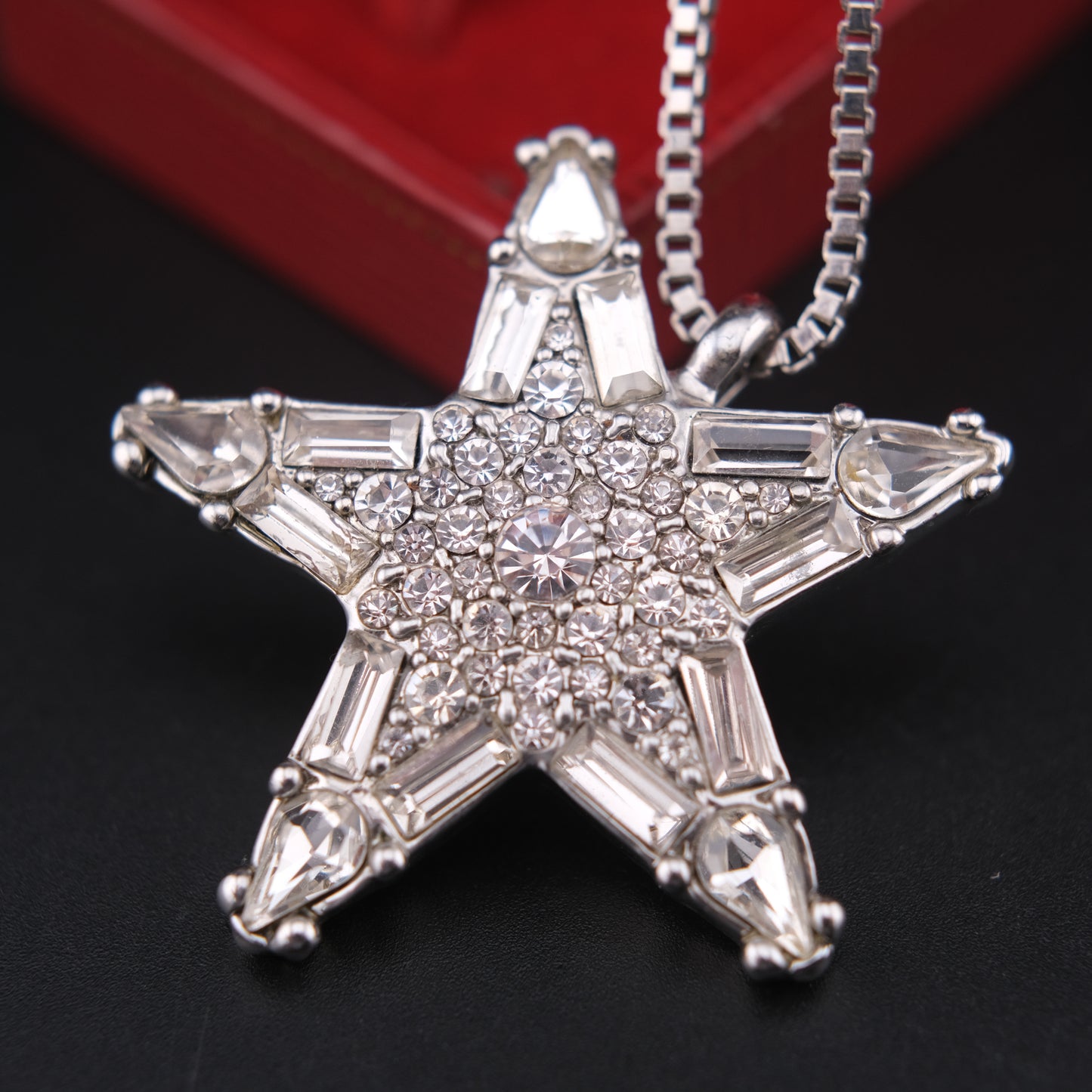 ❤️ Jill Stuart Five-Point Star Crystal Pendant Necklace Silver Tone