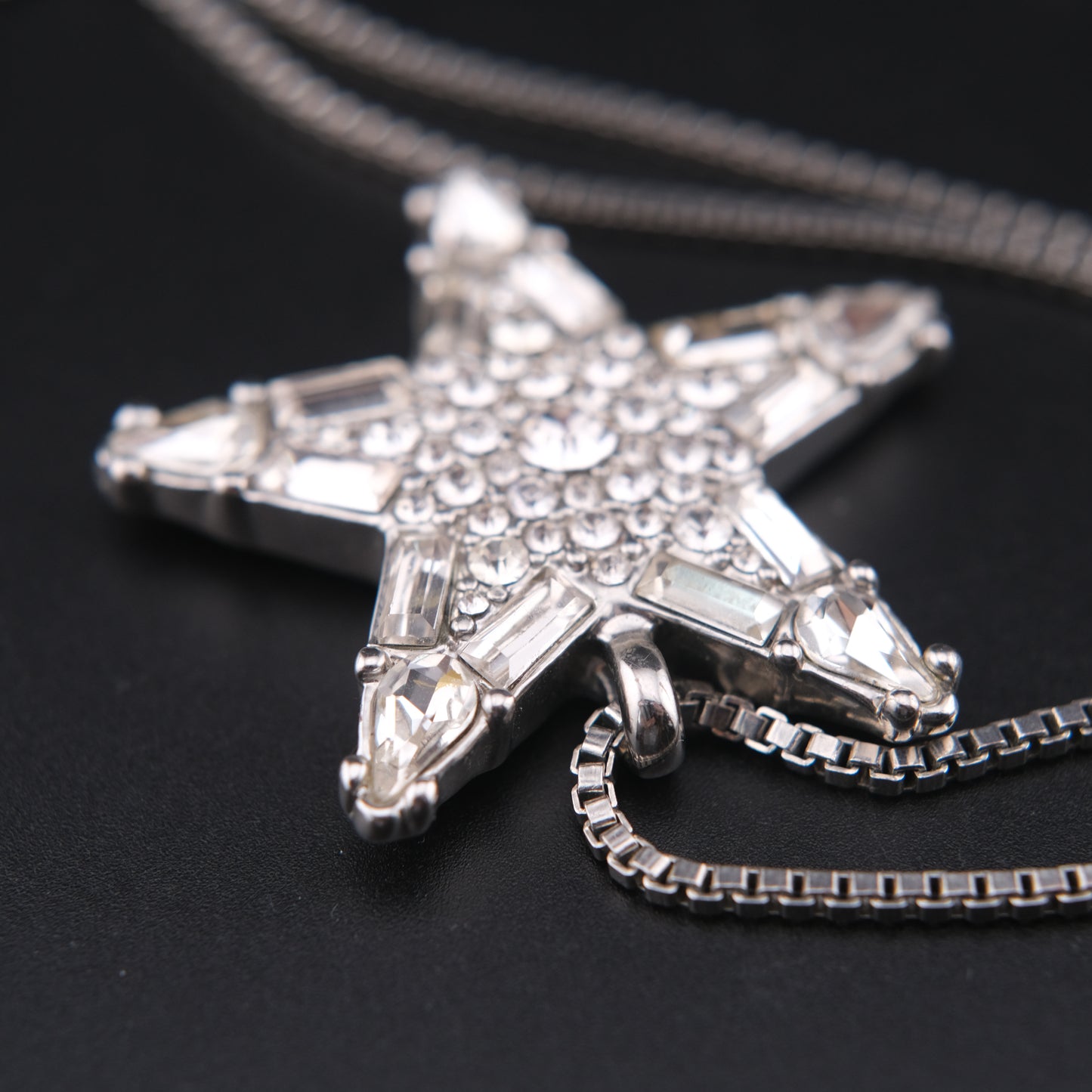 ❤️ Jill Stuart Five-Point Star Crystal Pendant Necklace Silver Tone