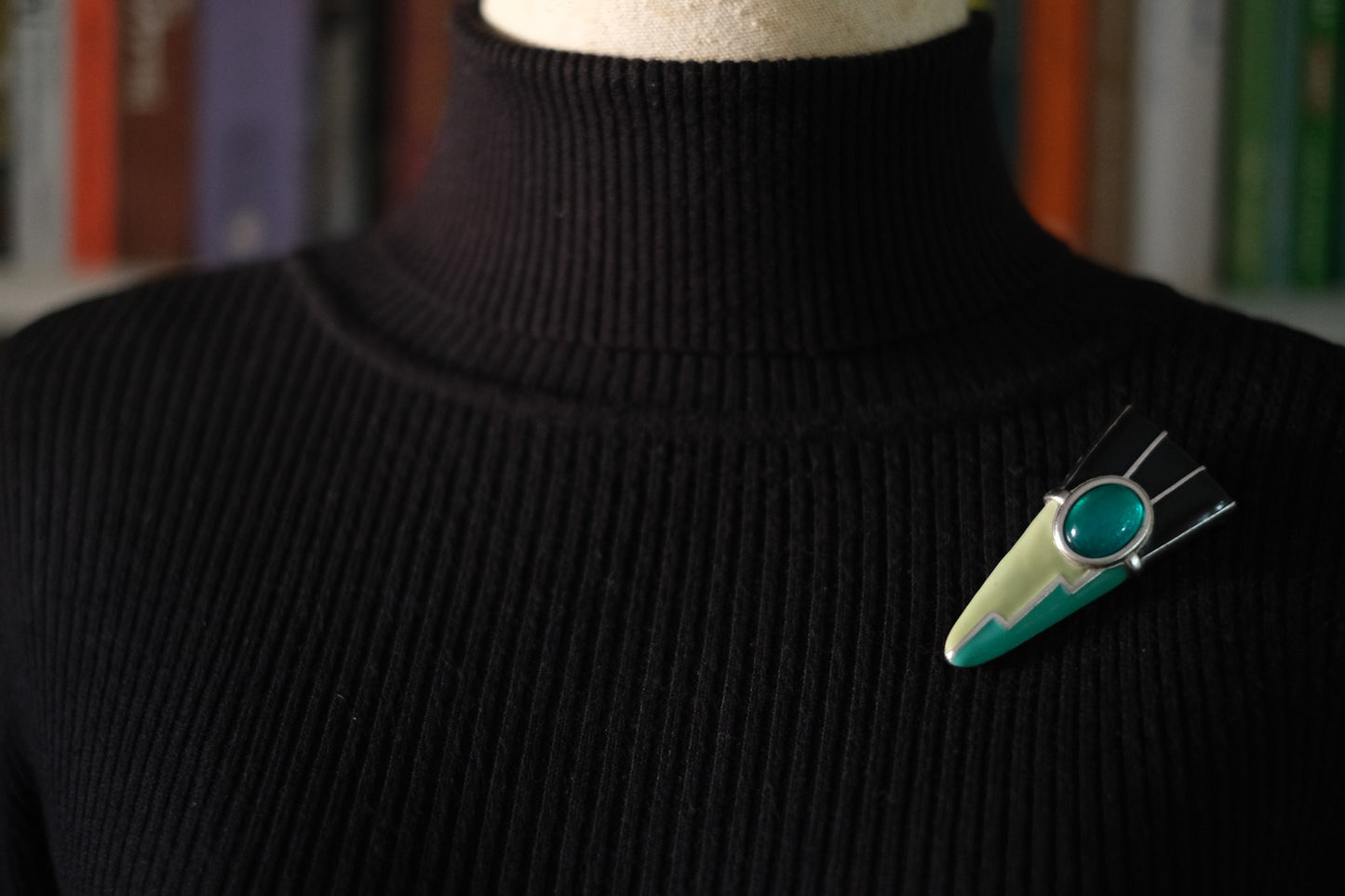❤️ Vintage Monet Geometric Statement Brooch – Black & Green Enamel, 2.75"