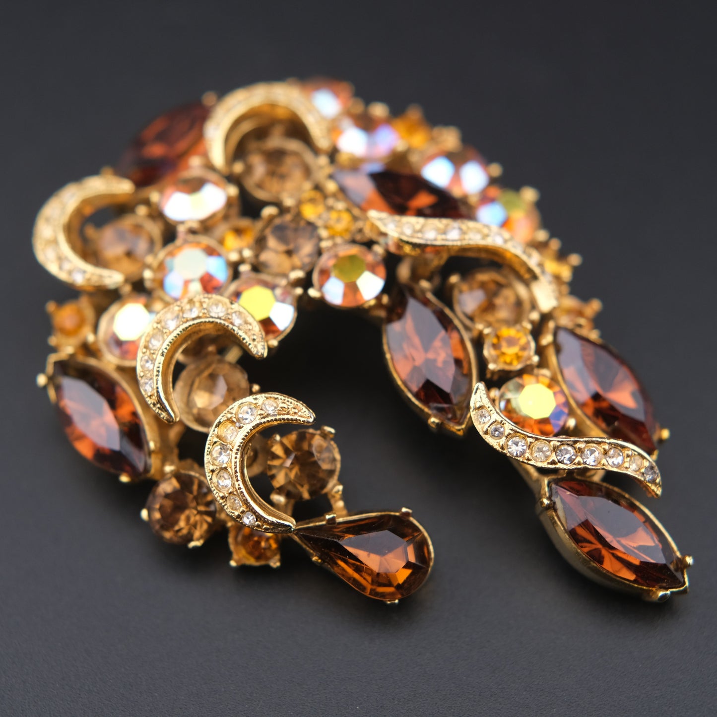 ❤️ Vintage Sphinx Amber Rhinestone Sculptural Brooch