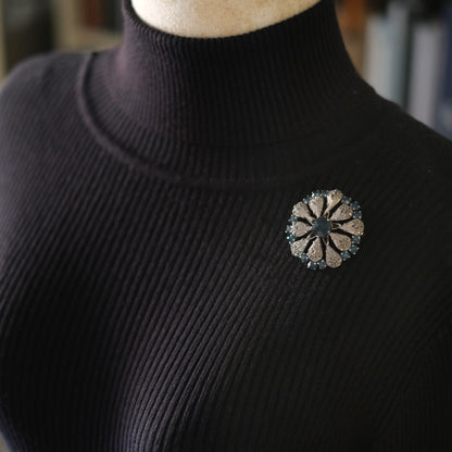 ❤️ Vintage Blue Rhinestone Silver-Tone Circular Floral Burst Brooch