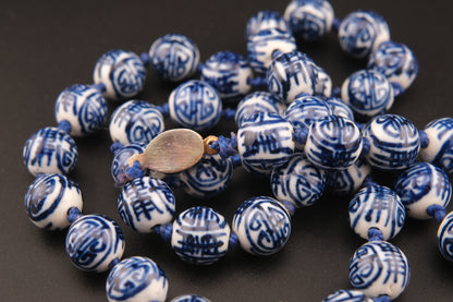 Vintage Chinese Porcelain Bead Necklace – Hand Painted Blue & White