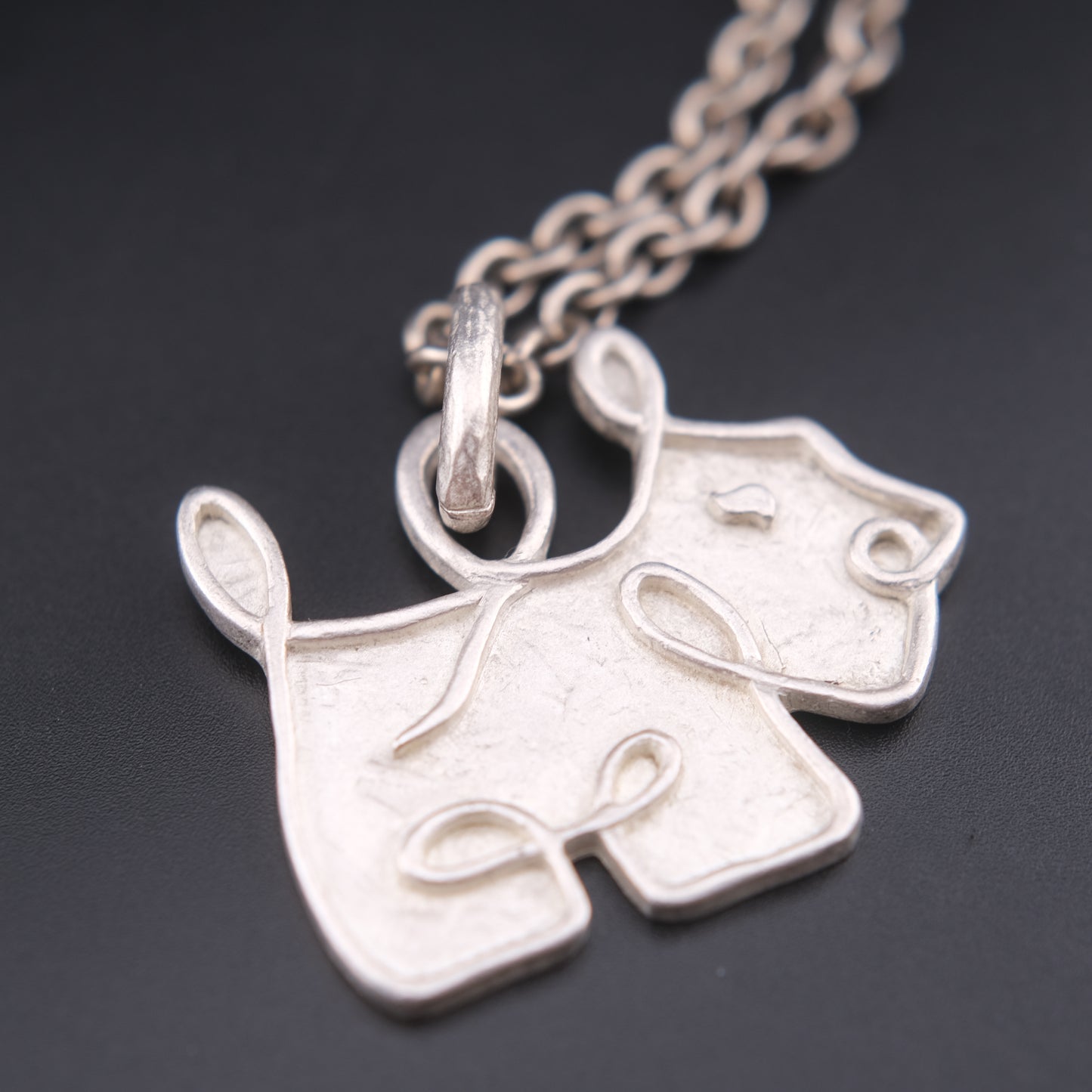 ❤️ Agatha Silver-Tone Dog Pendant Necklace – Textured Sculptural Design